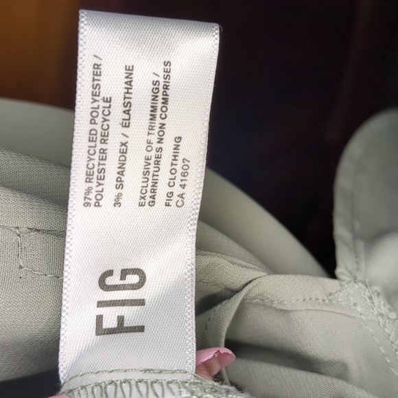 FIG* lightweight airy v neck short sleeve recycled poly spandex travel dress - Picture 10 of 11